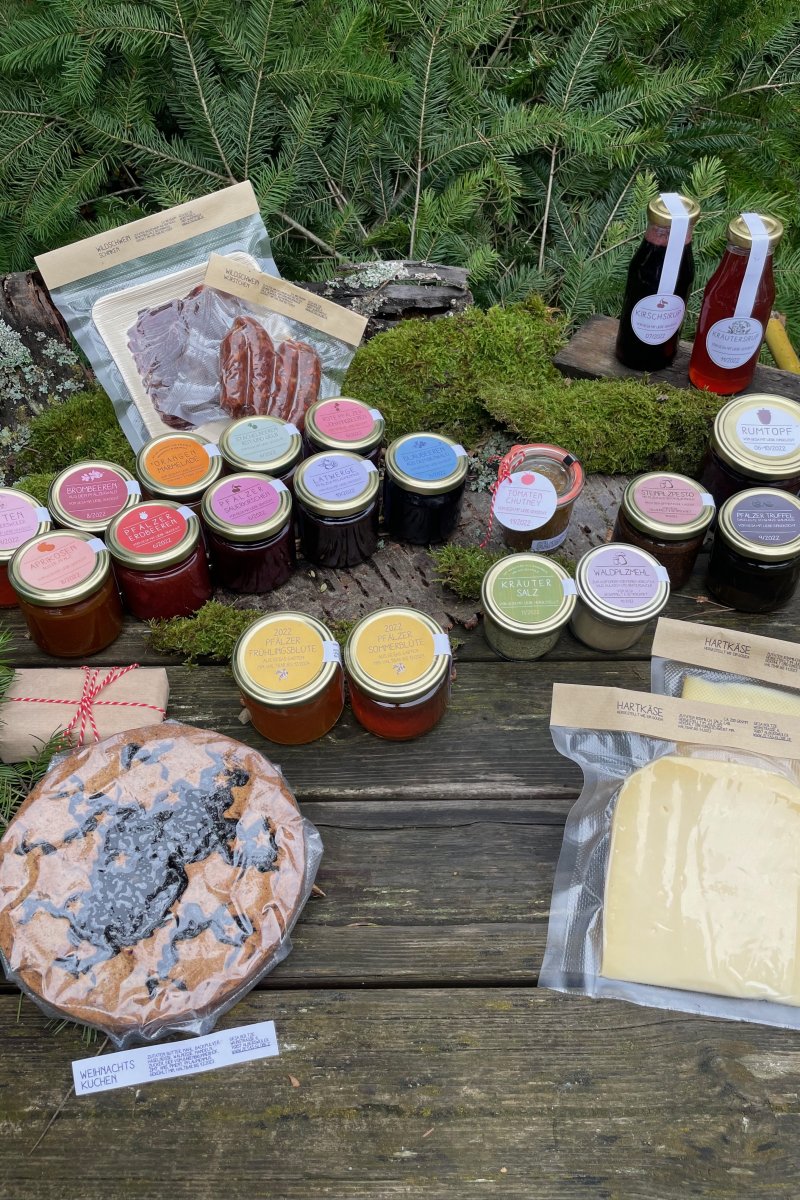 Meine Küche folgt dem Rhytmus der Natur und dem, was sie uns schenkt: Bärlauch im Frühling, schwarze Nüsse im Herbst, reife Früchte, Wild und Pilze zur richtigen Zeit. Ein Gedicht!